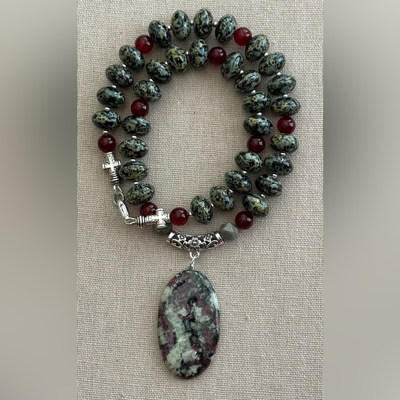 22-1/2 inch Glass bead Necklace NWOT - Picture 5 of 16